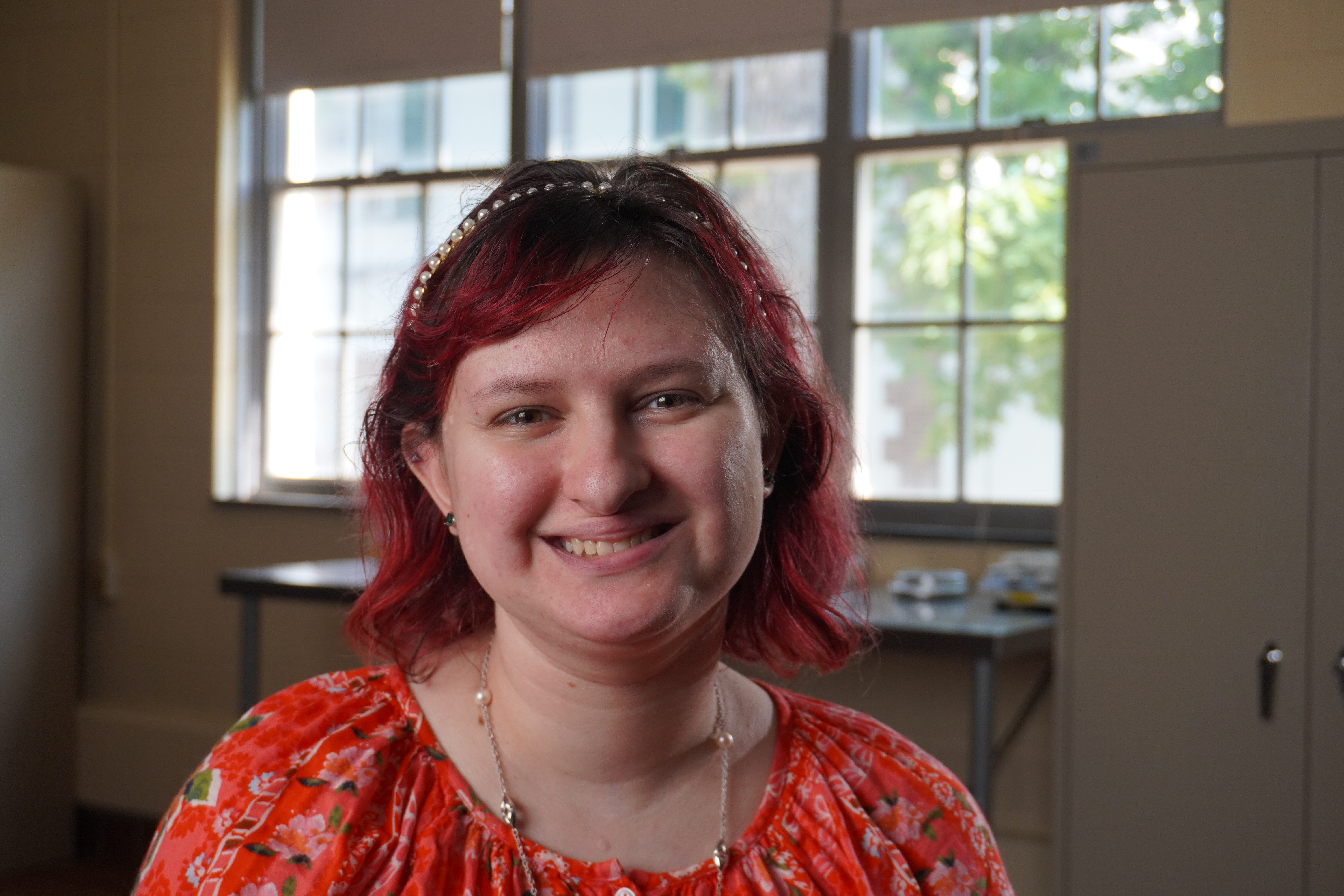 Headshot of Arabella Benducci '23 in the food science lab. 