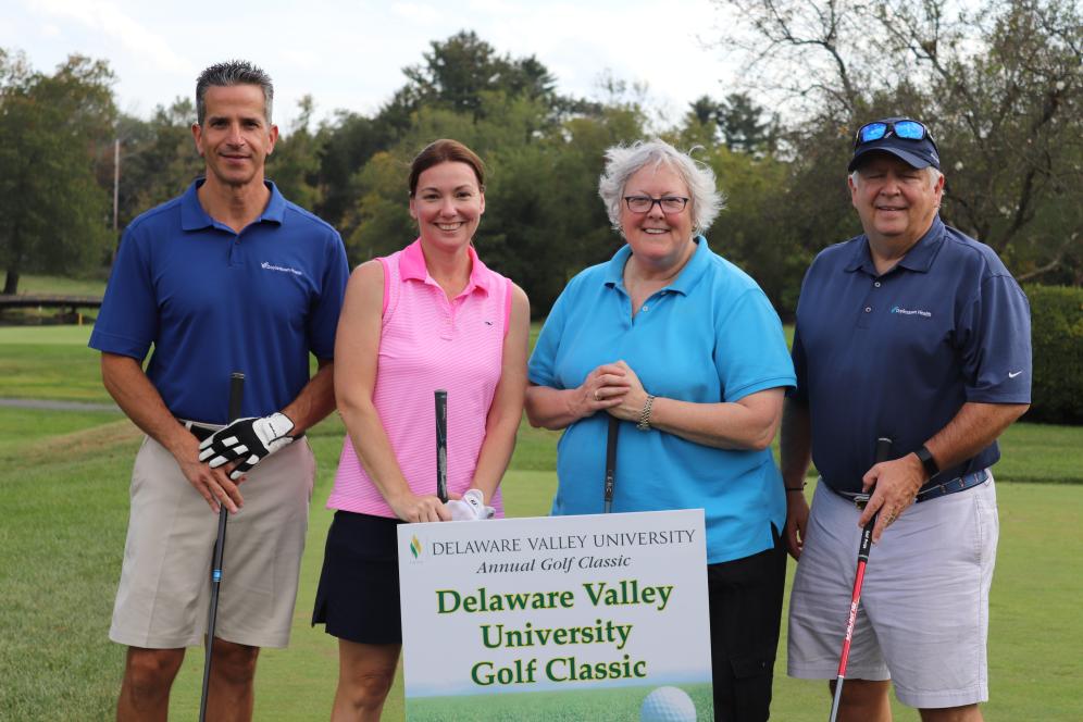 A group of golfers at a DVU fundraising event.