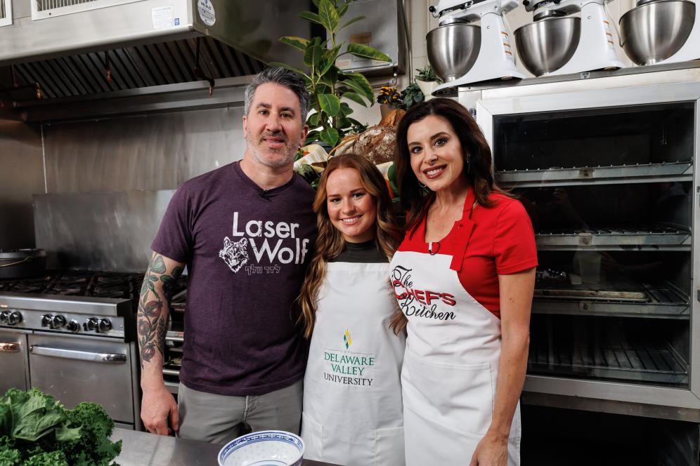 Chef Michael Solomonov, owner of Zahav, Federal Donuts, Abe Fisher, Percy Street Barbecue, and Dizengoff, with  Kyra Mckeegan ’24 
