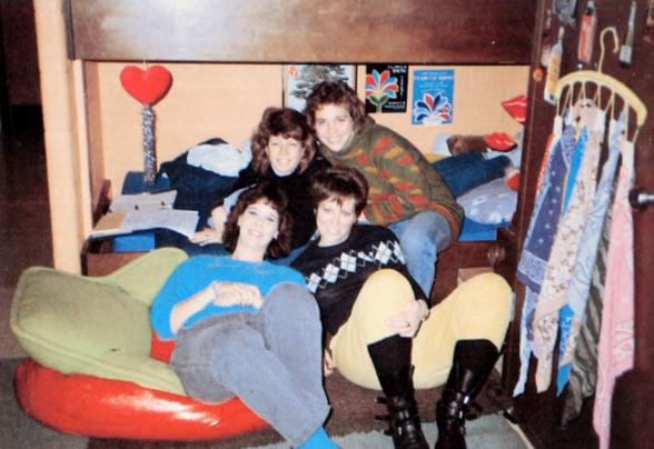 1989 students in dorm