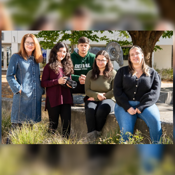 A blog team of 4 students and Professor Marion Callahan